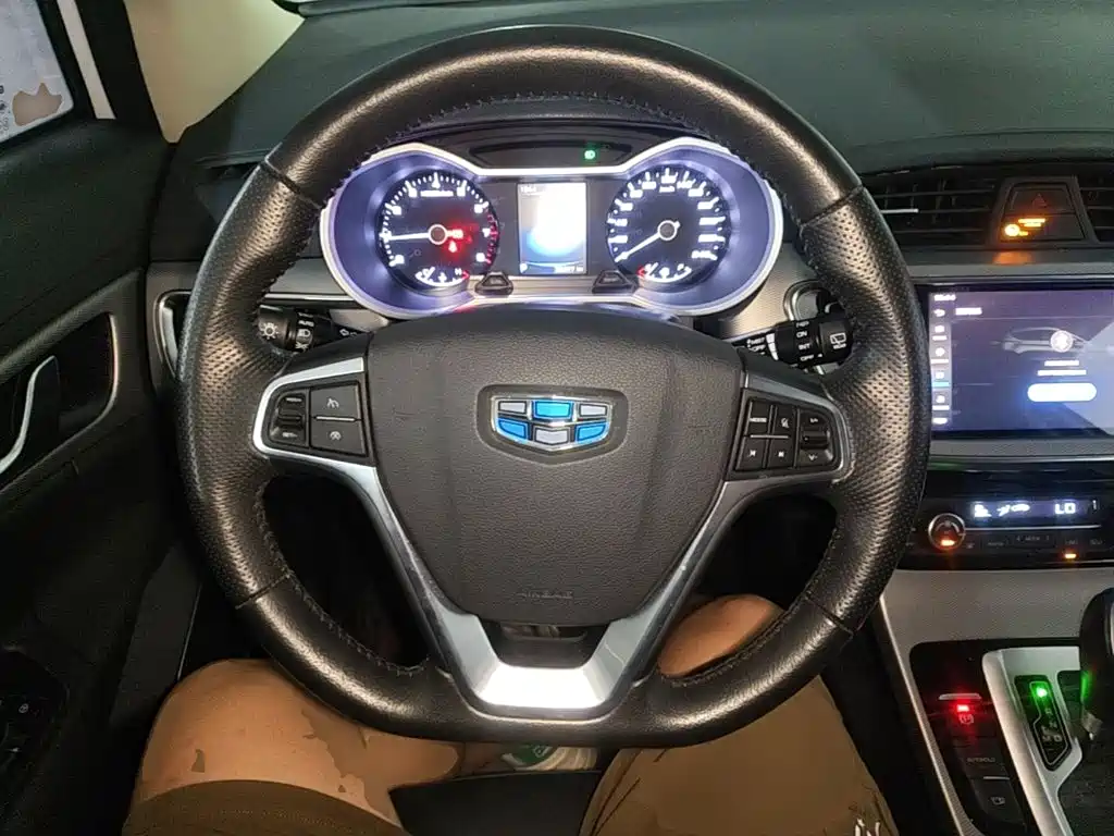 Geely Emgrand GS 2018 — фото 11