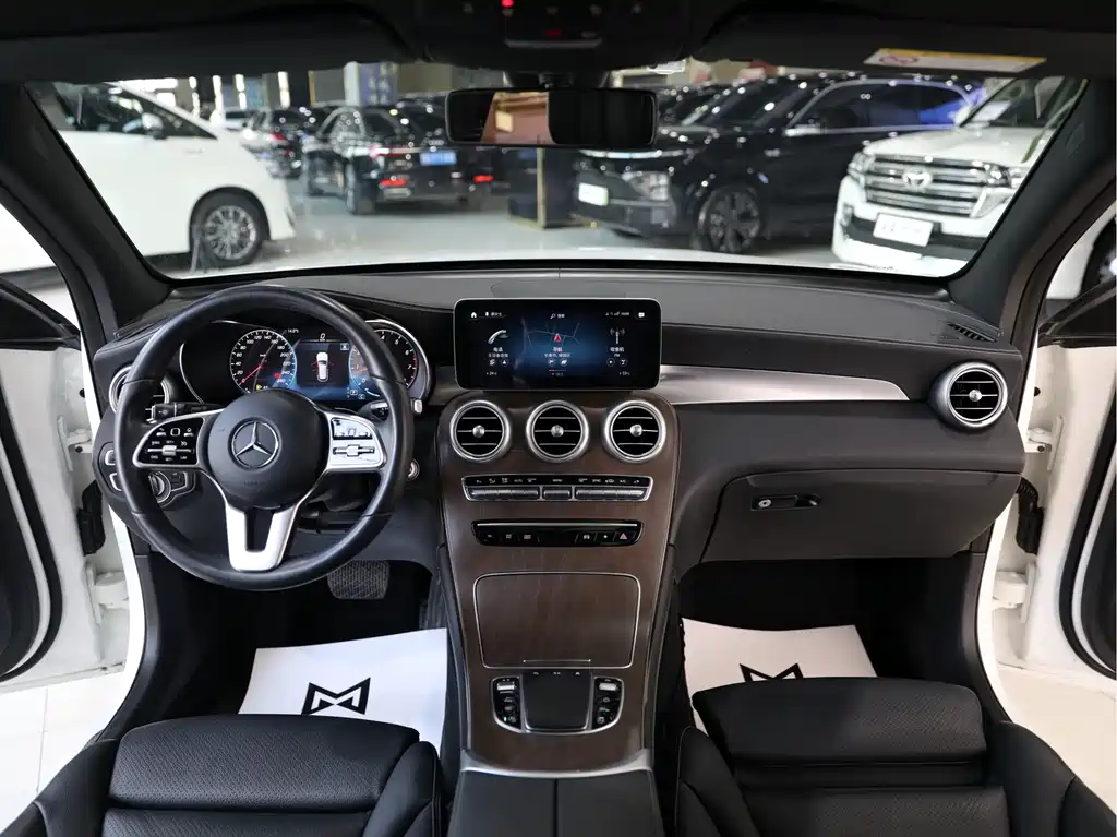 Mercedes-Benz GLC 2020 — фото 11