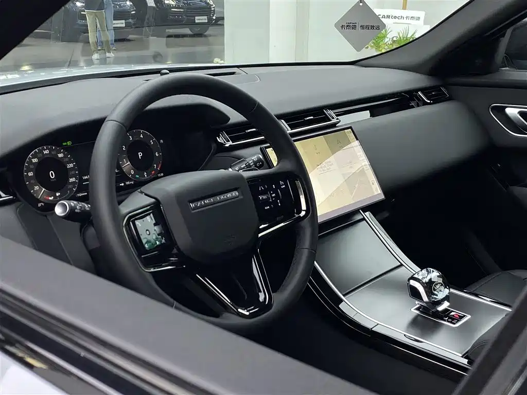 Land Rover Range Rover Velar 2024 — фото 28