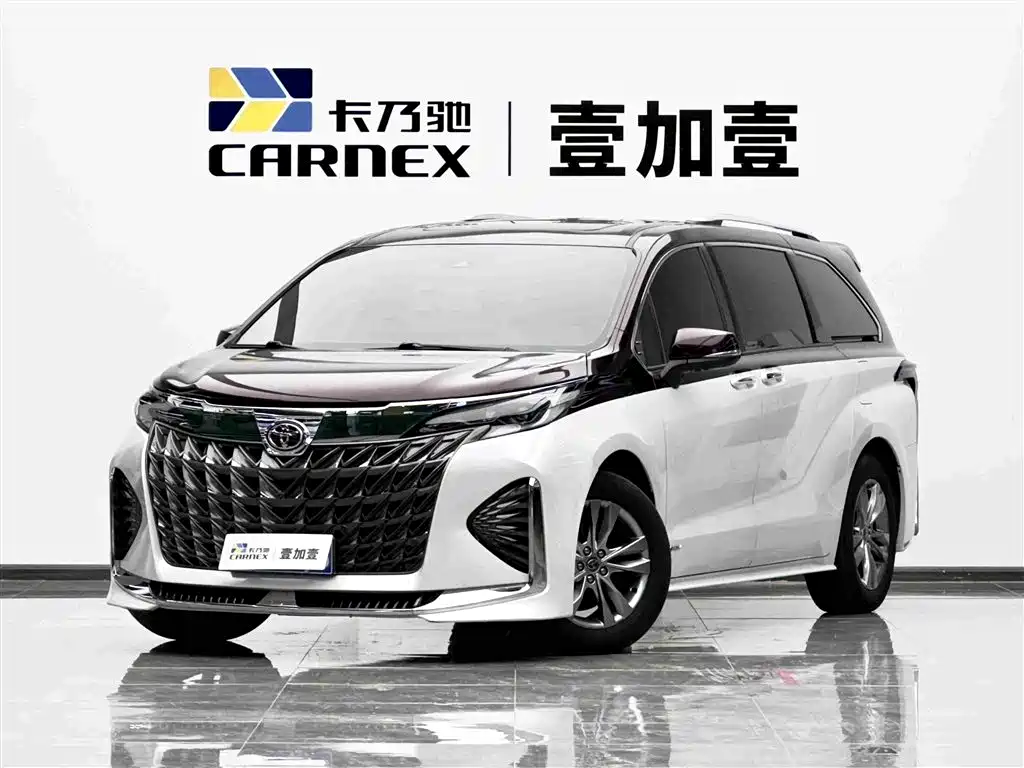 Toyota Sienna 2024 — фото 1