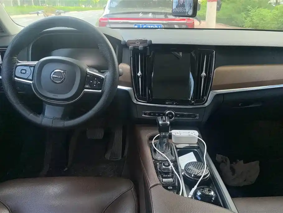 Volvo S90 2019 — фото 13