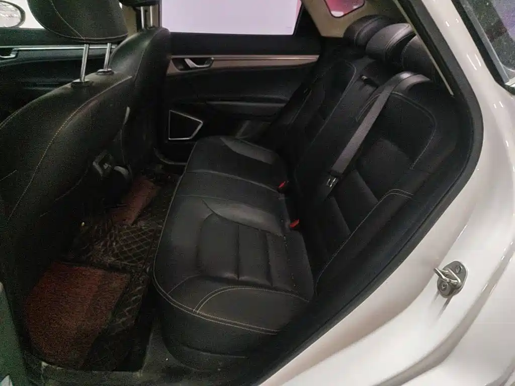 Geely Emgrand GS 2018 — фото 17