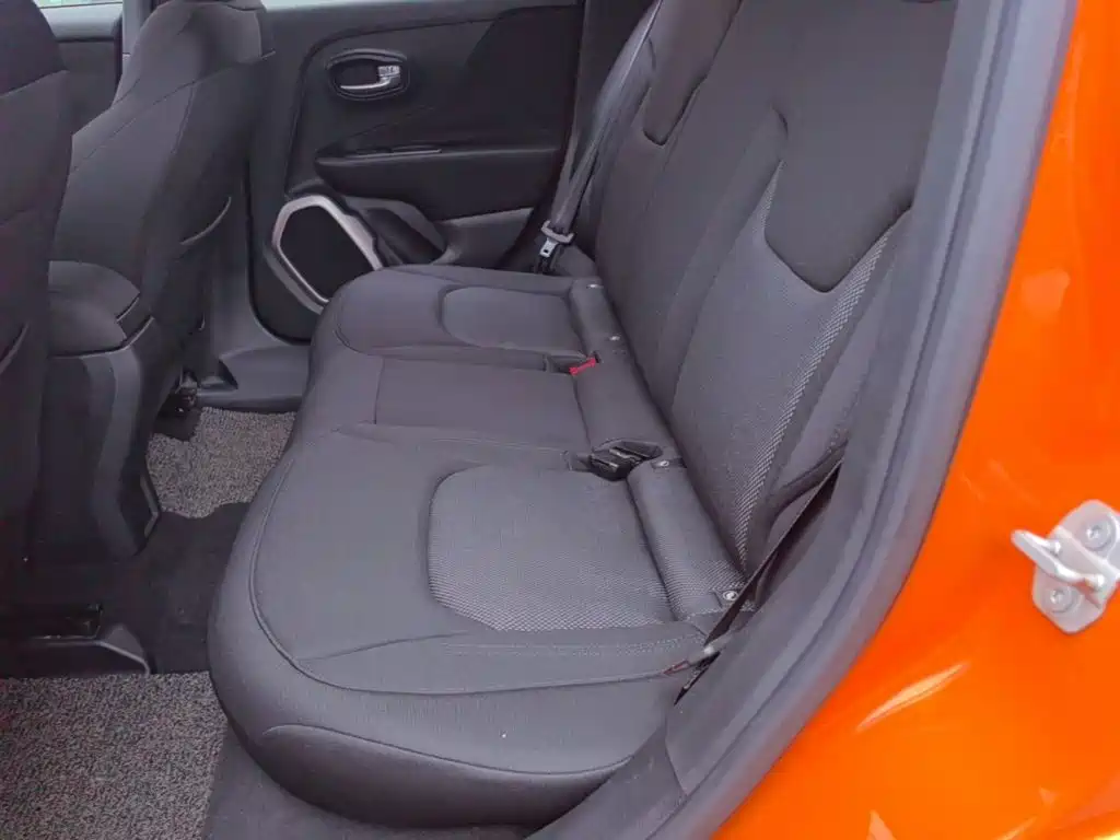 Jeep Renegade 2018 — фото 17