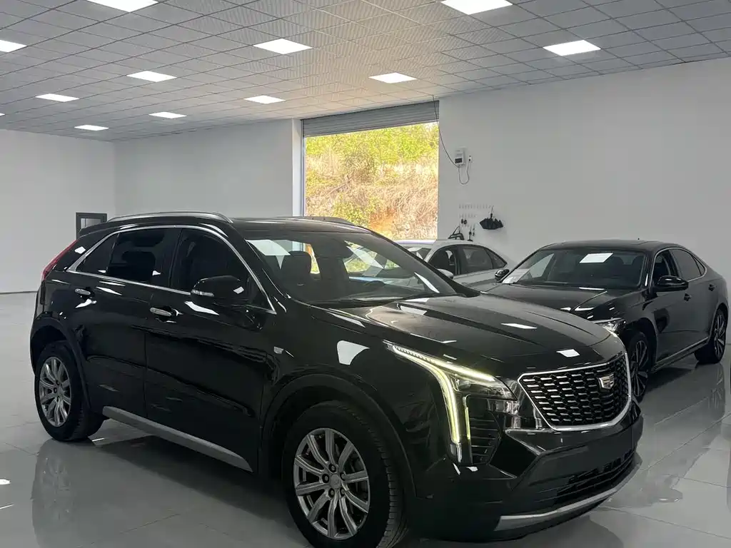 Cadillac XT4 2021 — фото 2