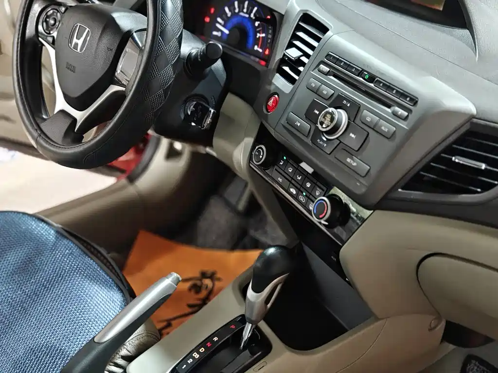 Honda Civic 2014 — фото 11