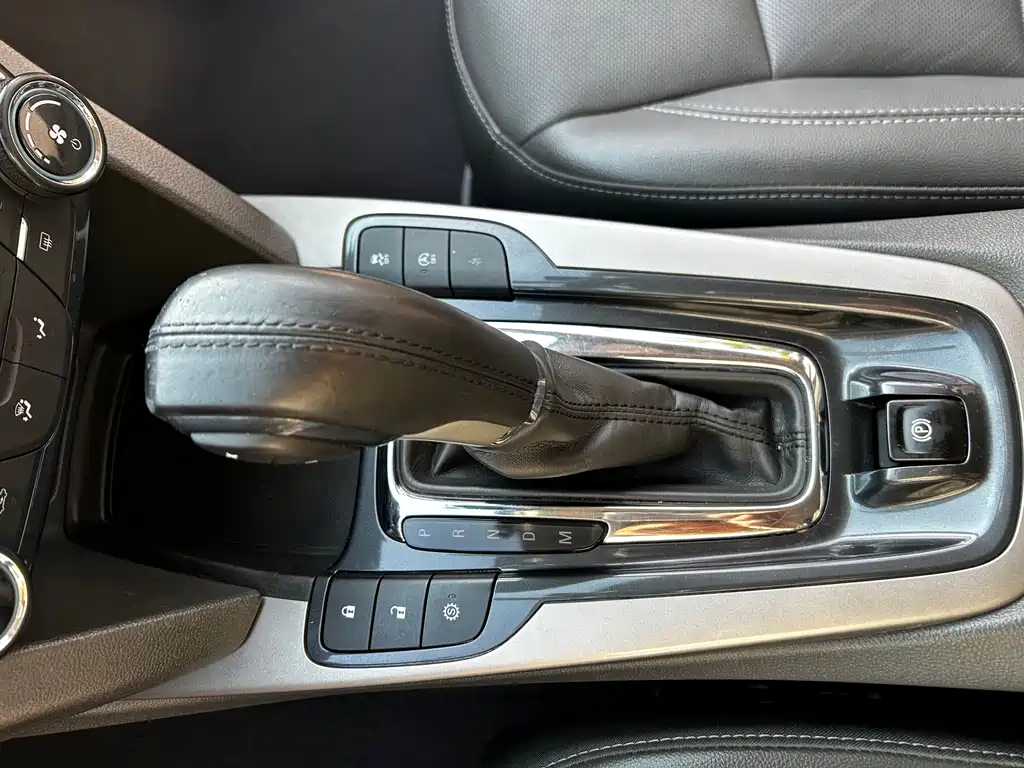Chevrolet Malibu 2019 — фото 16