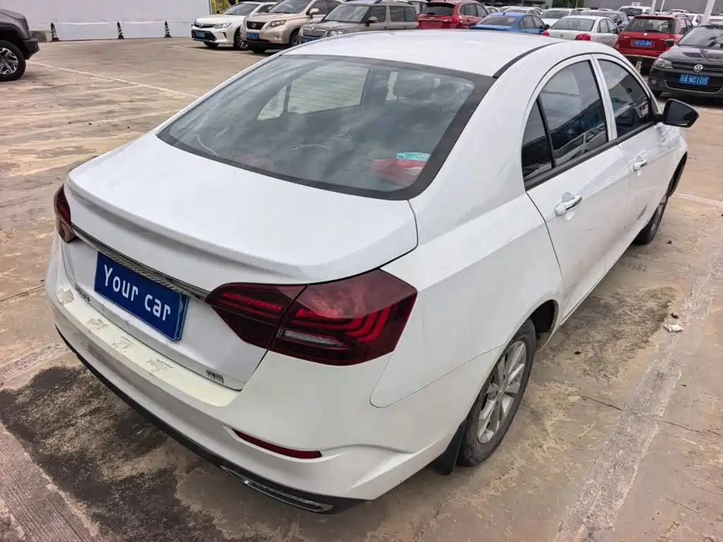 Geely Emgrand 2021