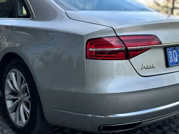 Audi A8 2014