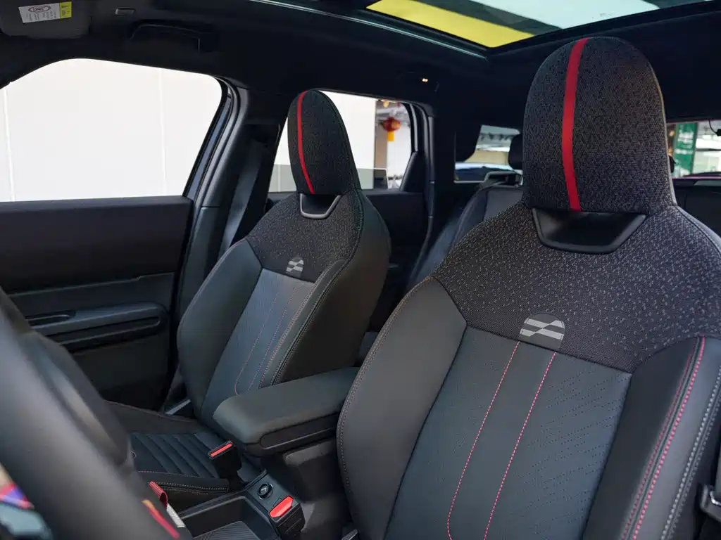 MINI JCW Countryman 2024 — фото 15