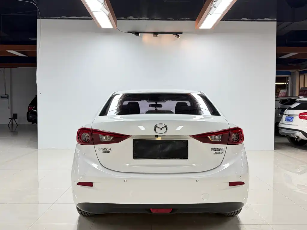 Mazda 3 Axela 2018 — фото 4