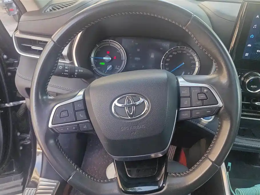 Toyota Highlander 2022 — фото 15