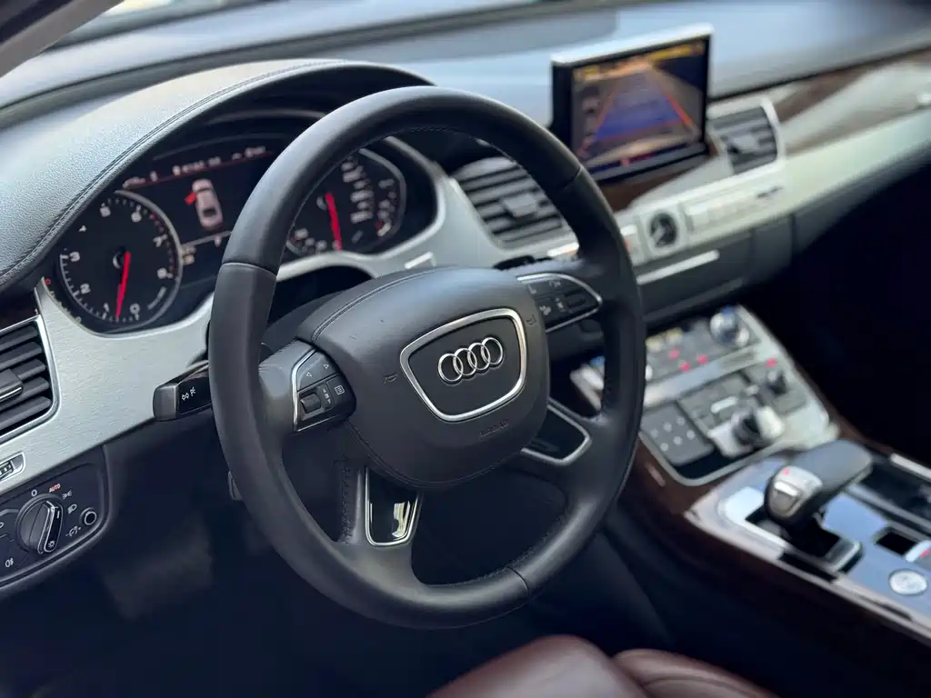 Audi A8 2014 — фото 20