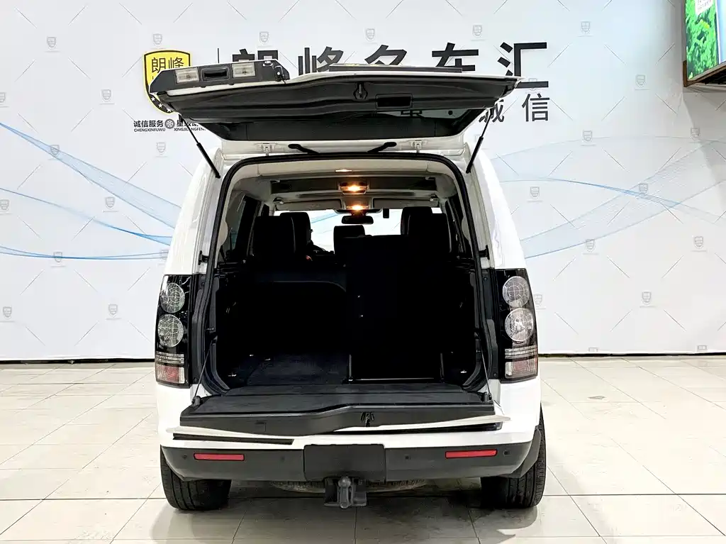 Land Rover Discovery 2014 — фото 13