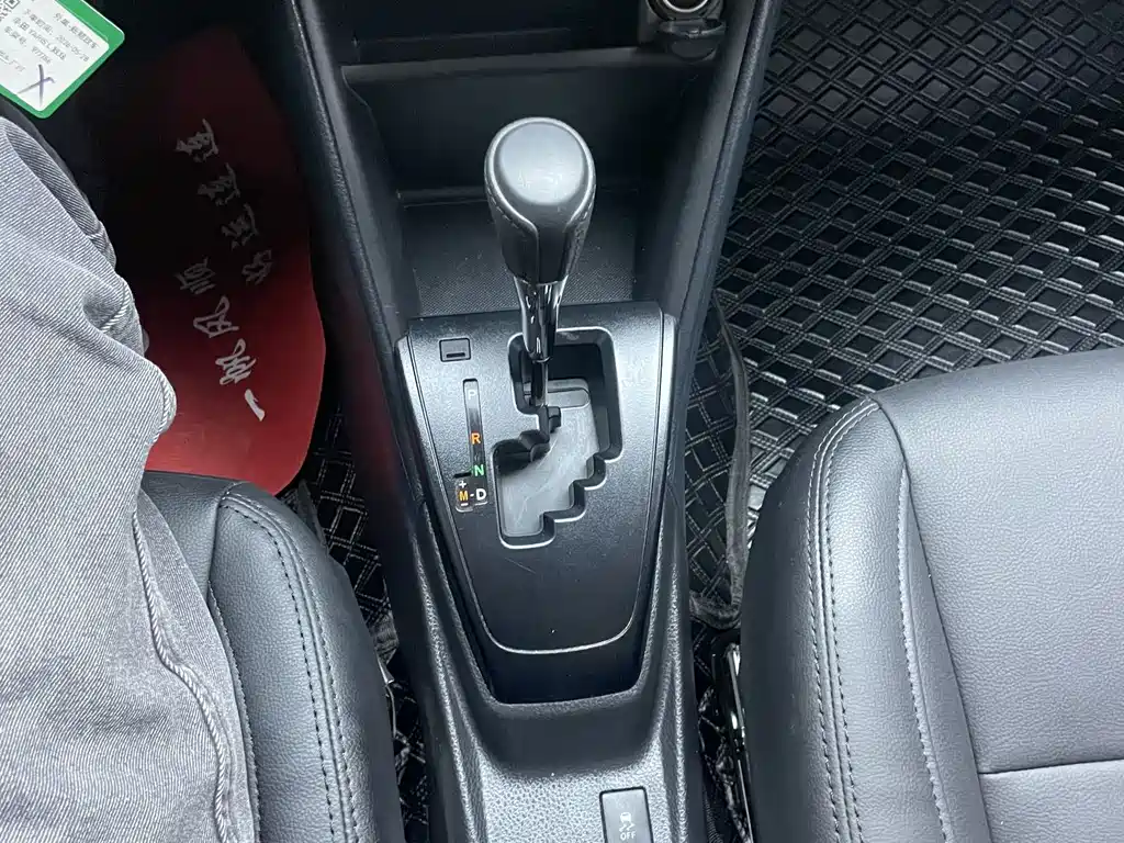 Toyota Yaris L 2023 — фото 21