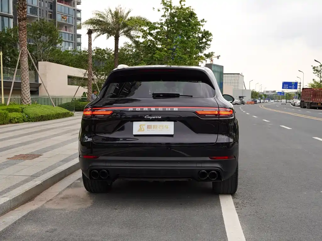 Porsche Cayenne 2018 — фото 12