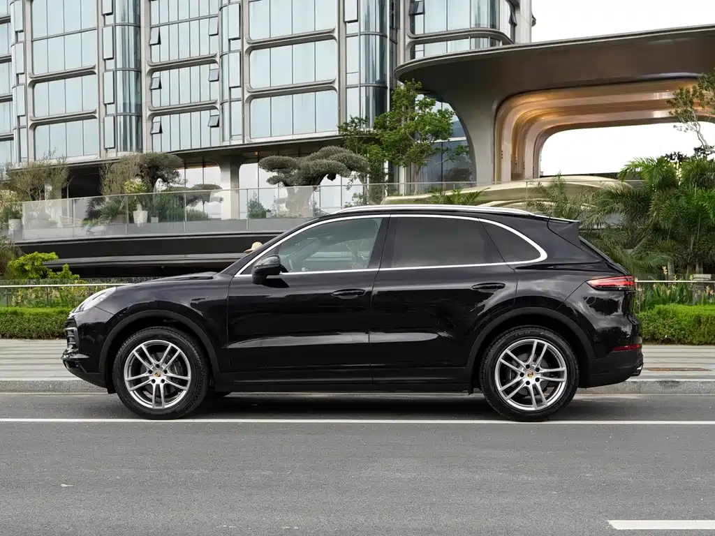 Porsche Cayenne 2018 — фото 4