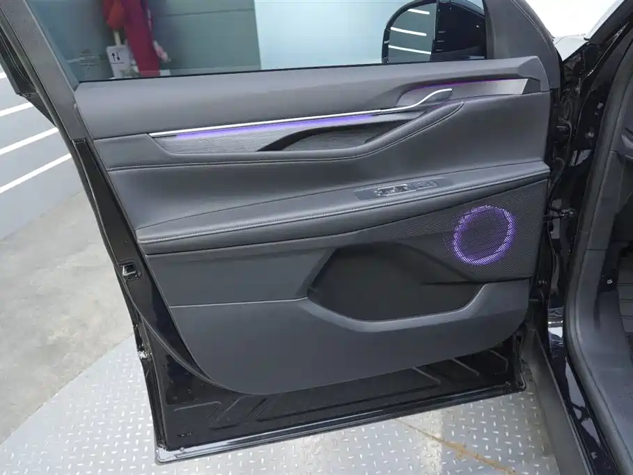 Ford Edge 2025 — фото 16