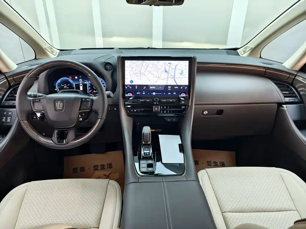 Toyota Vellfire 2023 — фото 14