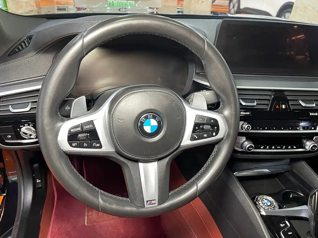 BMW 5 Series 2021 — фото 13