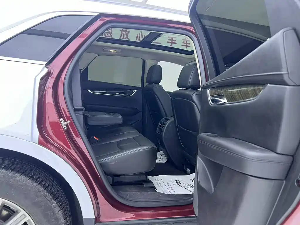 Cadillac XT5 2018 — фото 10