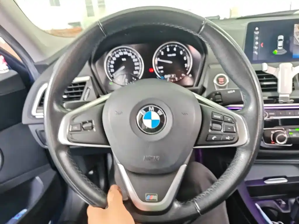 BMW 1 Series 2019 — фото 11