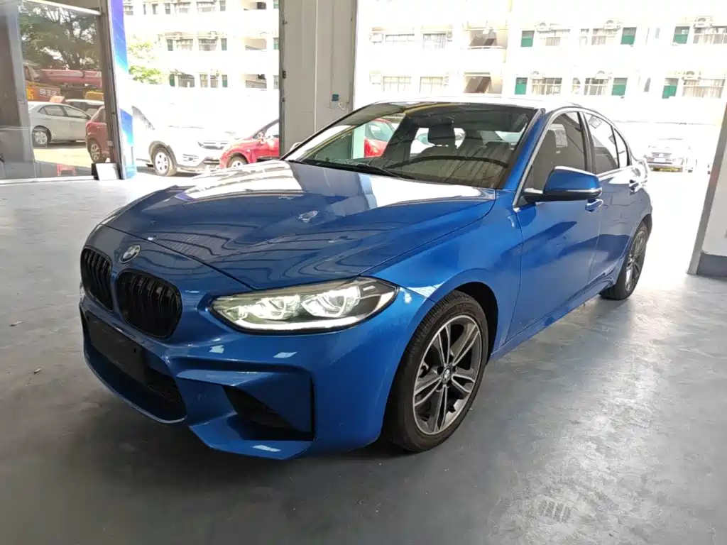 BMW 1 Series 2019 — фото 1