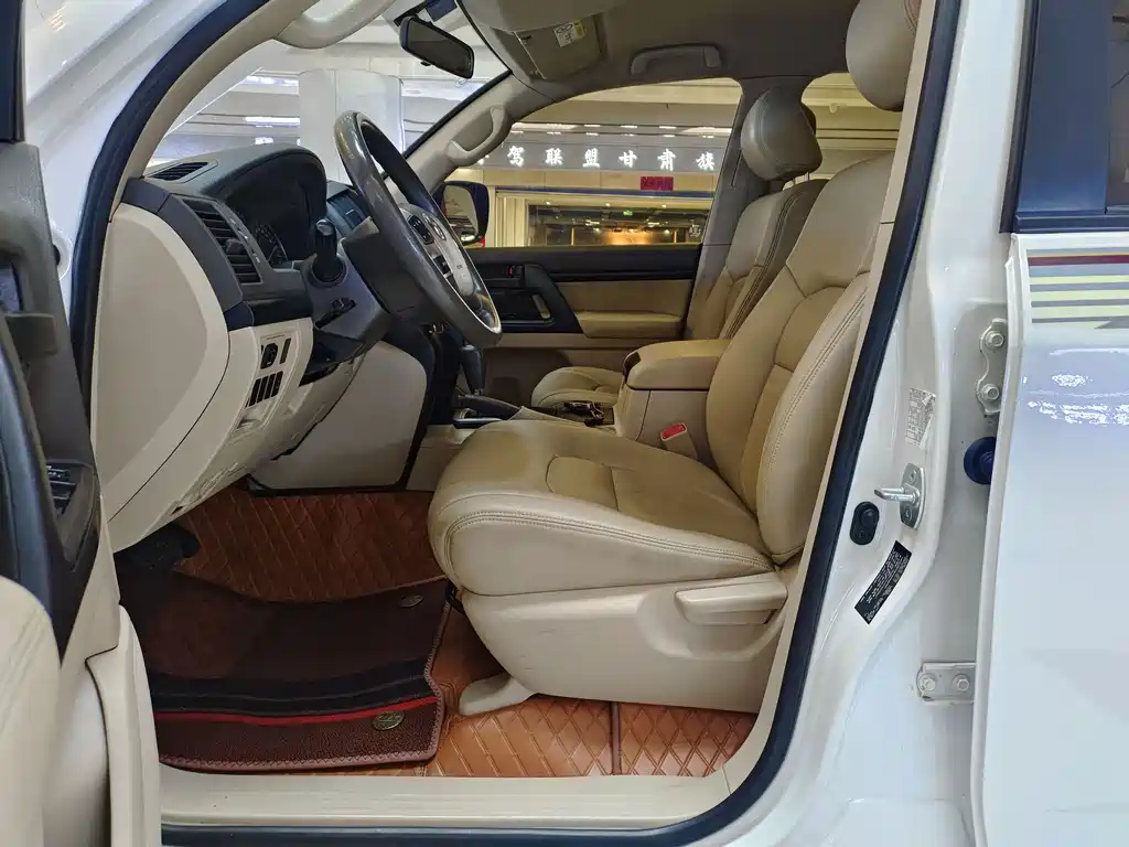 Toyota Land Cruiser 2015 — фото 6