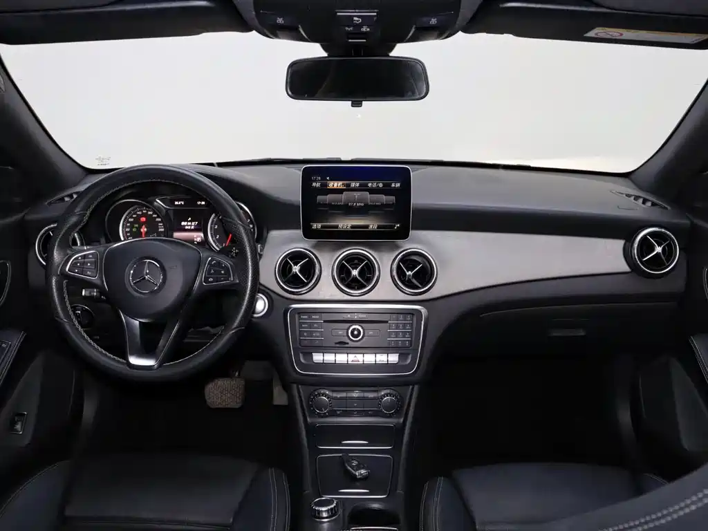 Mercedes-Benz CLA 2017 — фото 17