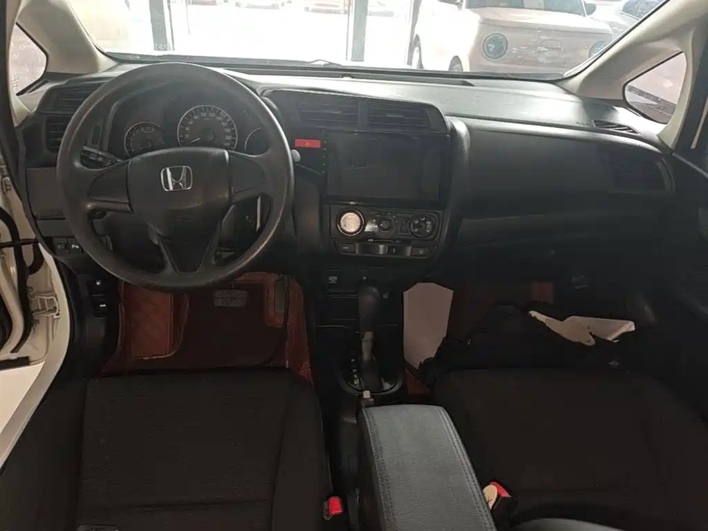 Honda Fit 2017 — фото 10