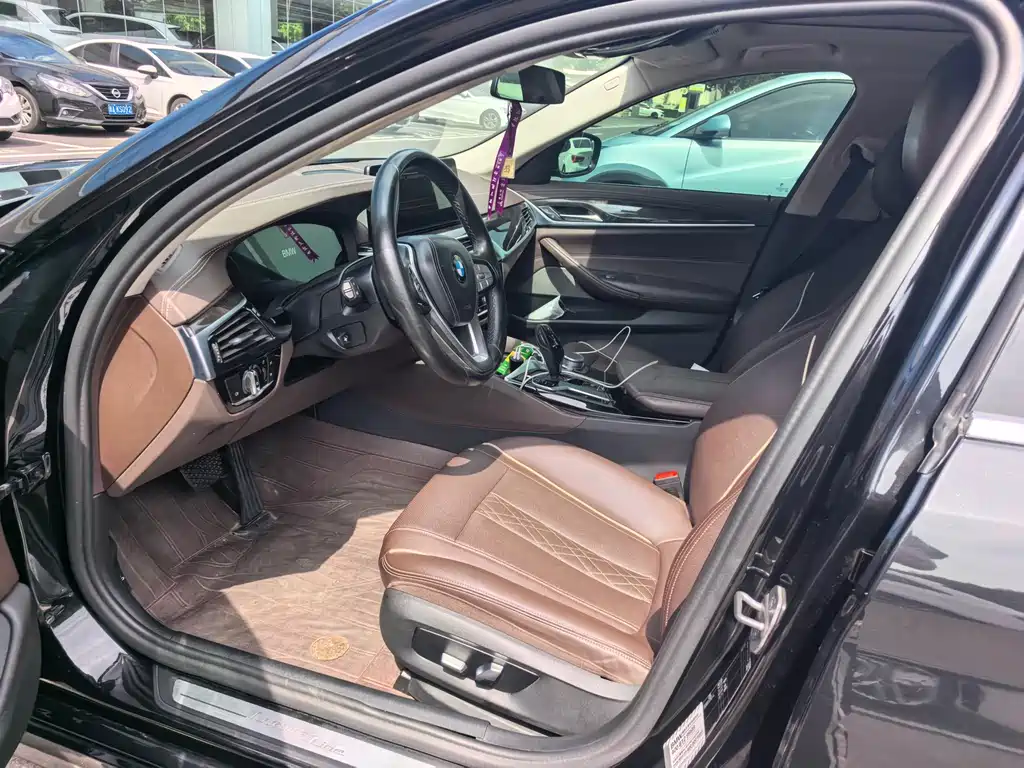 BMW 5 Series 2022