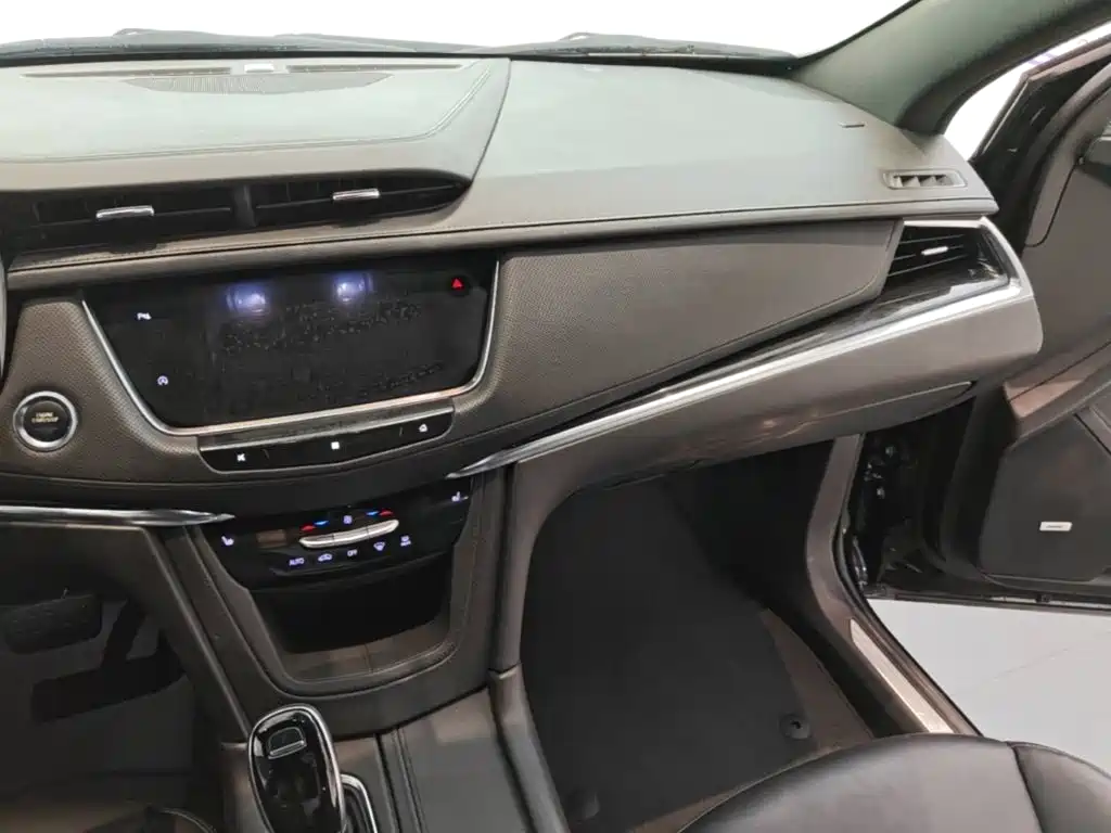 Cadillac XT5 2020 — фото 13