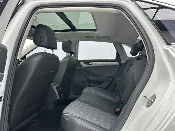 Volkswagen Sagitar 2022
