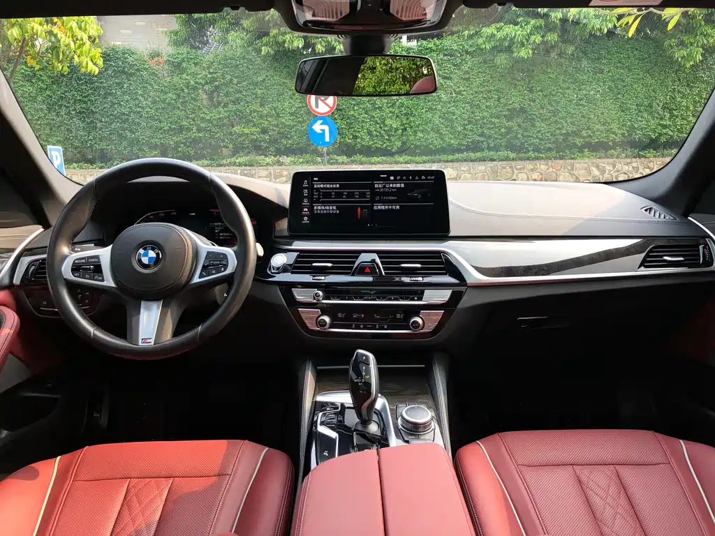 BMW 5 Series 2022 — фото 13