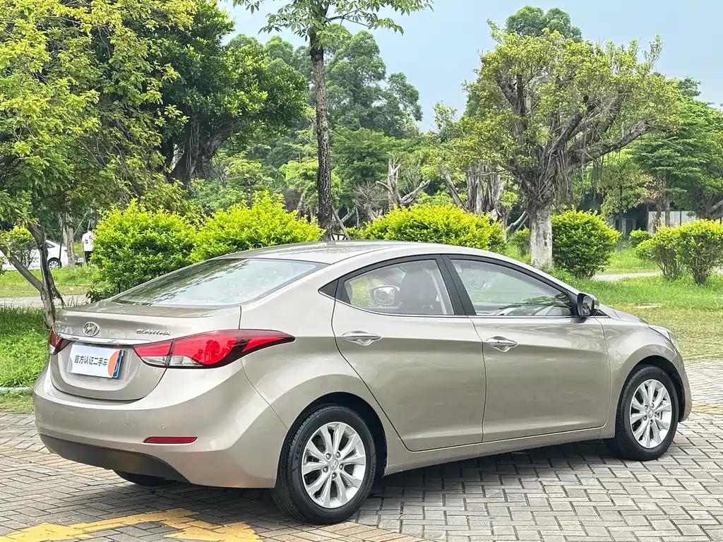 Hyundai Elantra Langdong 2017 — фото 8