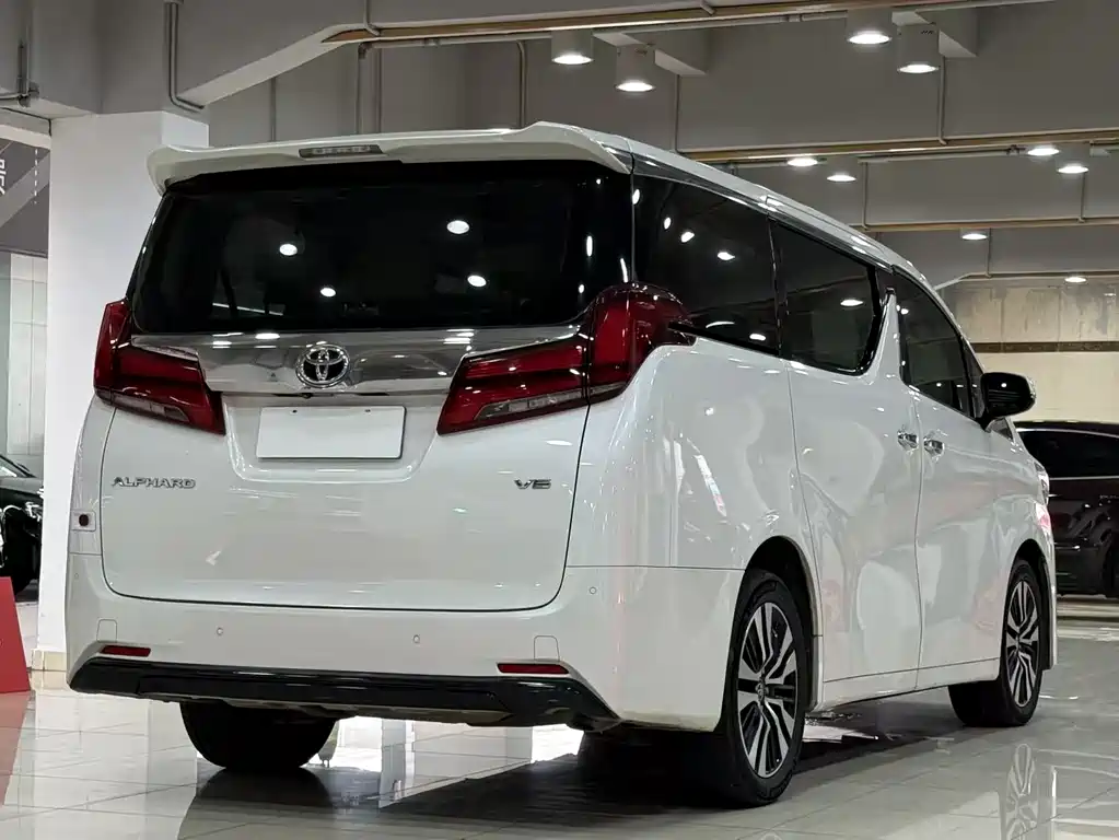 Toyota Alphard 2019 — фото 22