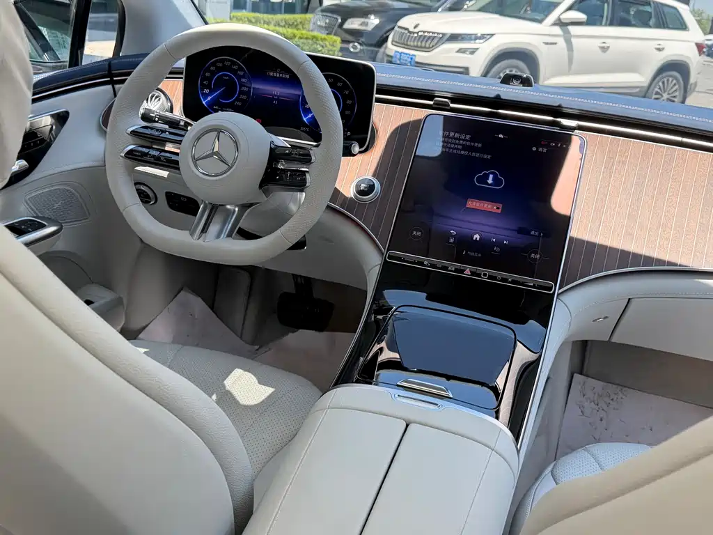 Mercedes-Benz EQE 2025 — фото 12