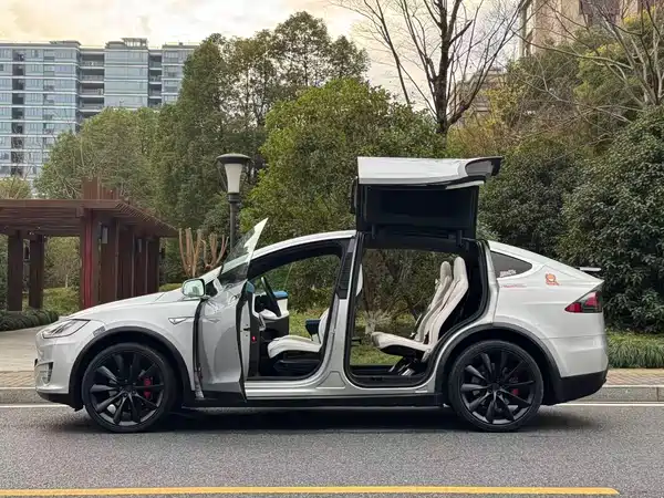 Tesla Model X 2016
