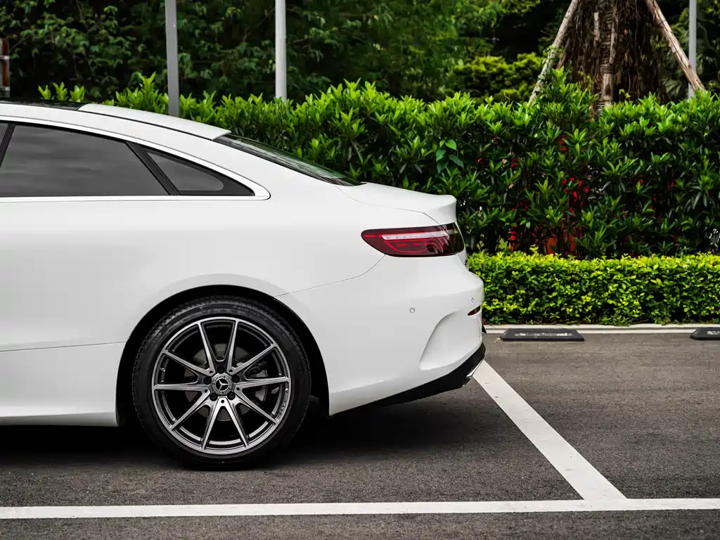Mercedes-Benz E-Class 2023 — фото 42