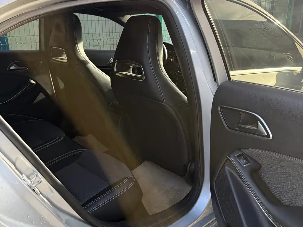 Mercedes-Benz A-Class 2015 — фото 15