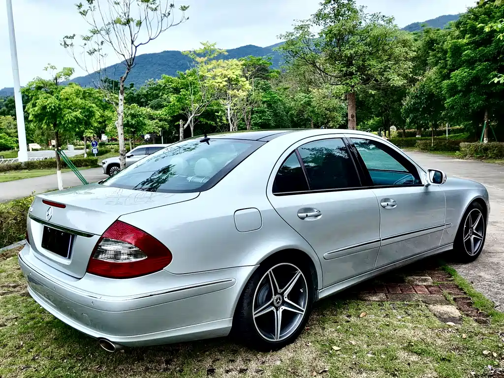 Mercedes-Benz E-Class 2008 — фото 16