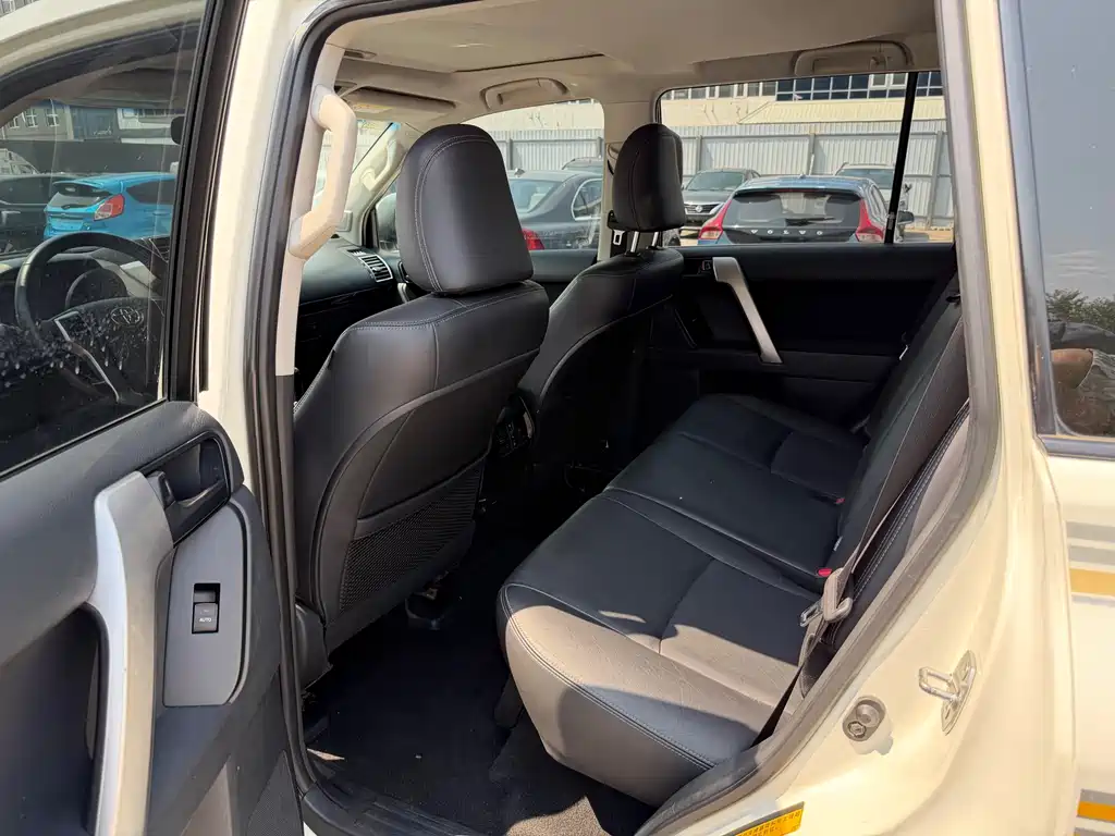 Toyota Prado 2016 — фото 14