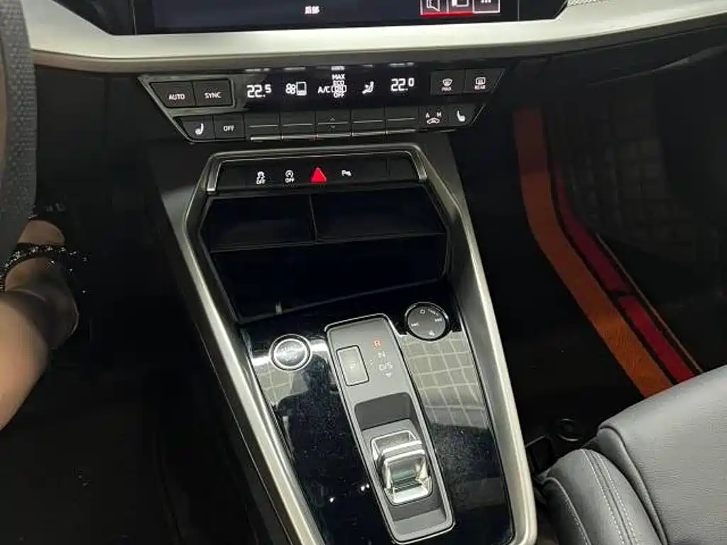 Audi A3 2023 — фото 12