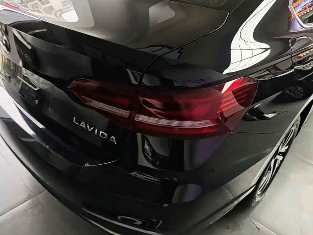Volkswagen Lavida 2024 — фото 8