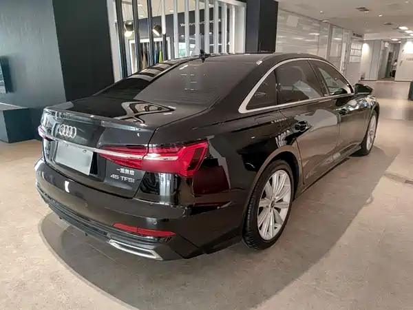 Audi A6L 2022