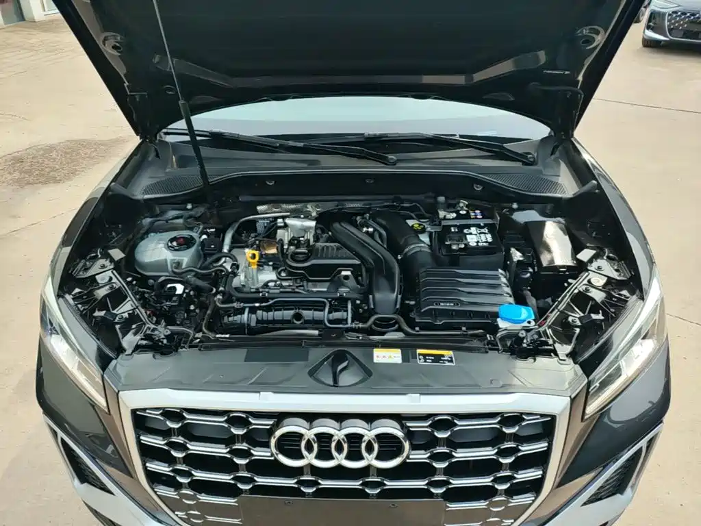Audi Q2L 2025 — фото 20