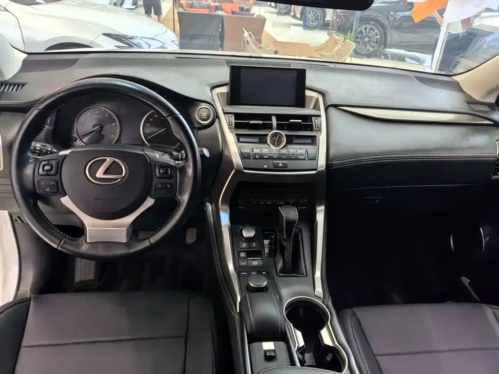 Lexus NX 2015 — фото 8