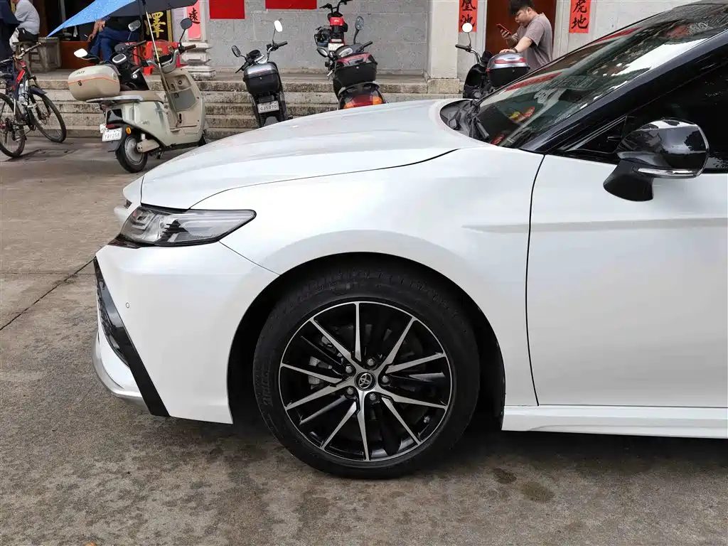 Toyota Camry 2022 — фото 27
