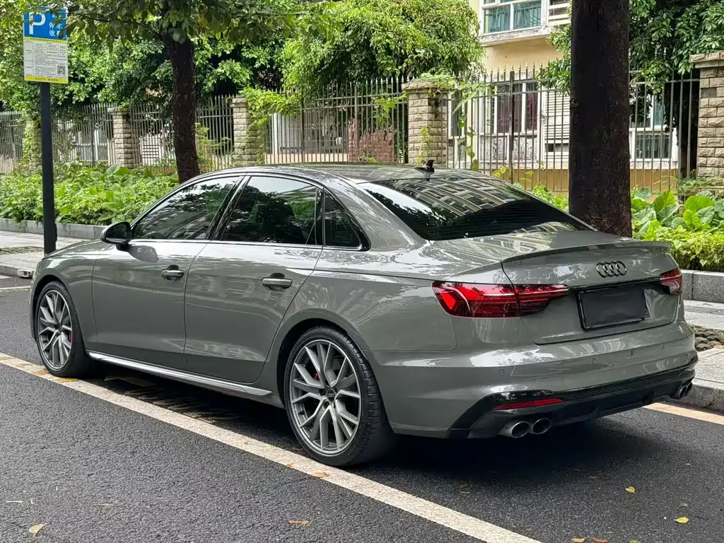 Audi S4 2024