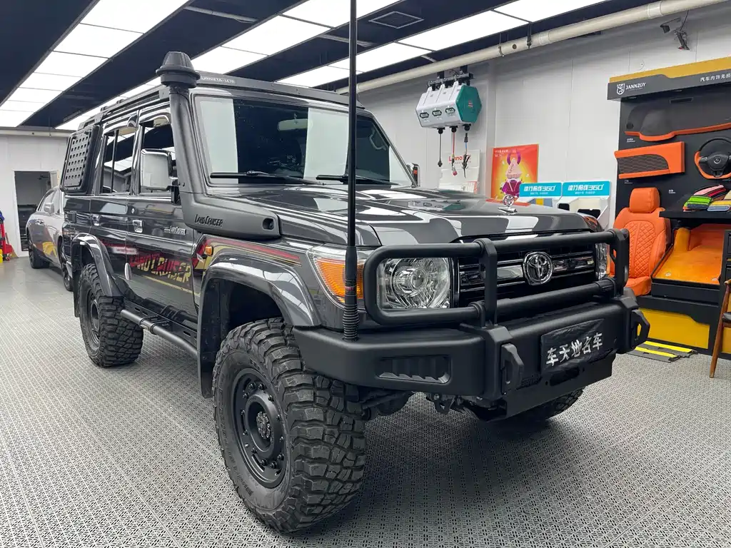 Toyota Land Cruiser 2024 — фото 1