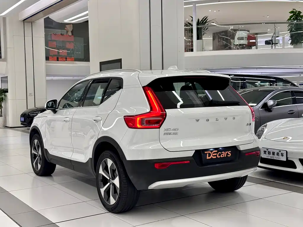 Volvo XC40 2024 — фото 4